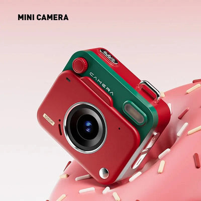 Must Have Retro CCD Mini Digital Camera Keychain With 1.77 Inch HD Video - stepyours.com